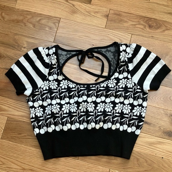 Maeve Sweaters - NWOT Maeve by Anthropologie short sleeve cherry and flower sweater XL